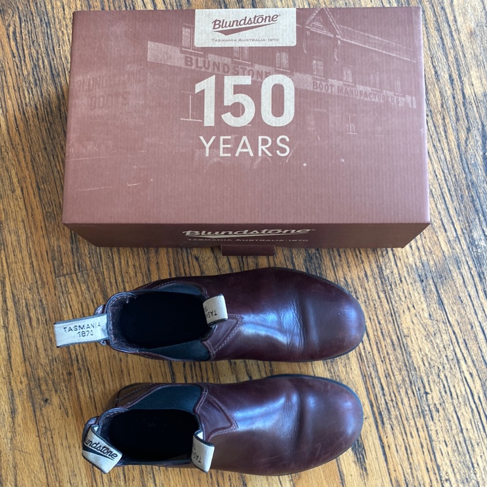 Blundstone 150 Anniversary boots size 6.5 (9.5)
